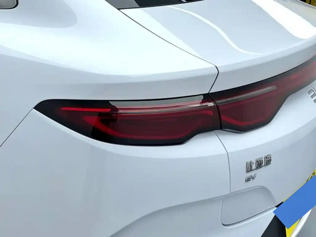 BYD Qin L — фото 20