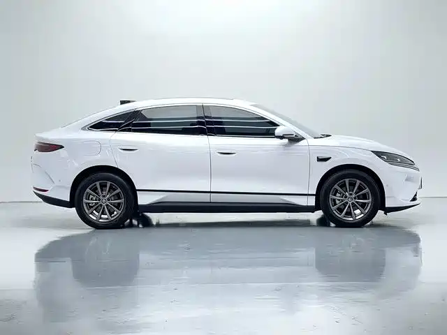 BYD Qin L — фото 9