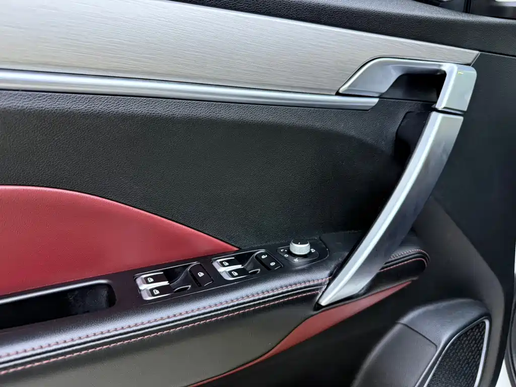 Geely Binyue — фото 13