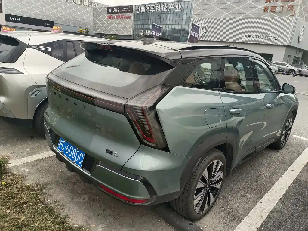 Geely Boyue L — фото 10