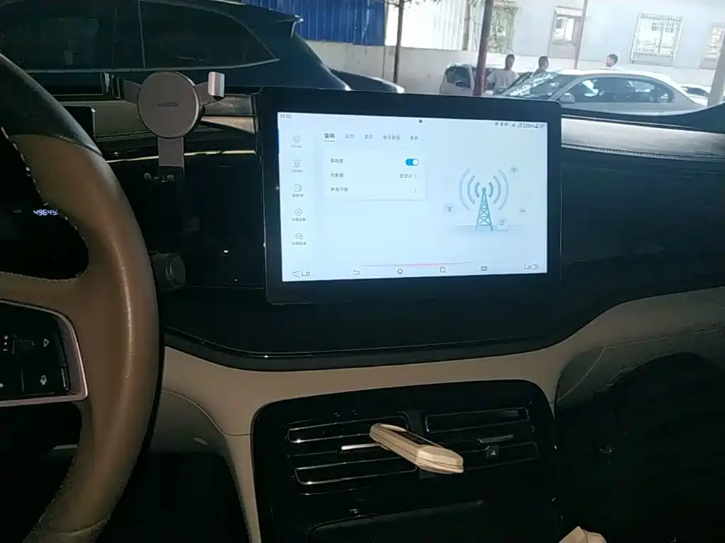 BYD Qin PLUS — фото 13