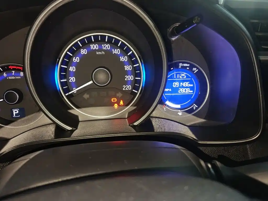 Honda Fit — фото 11