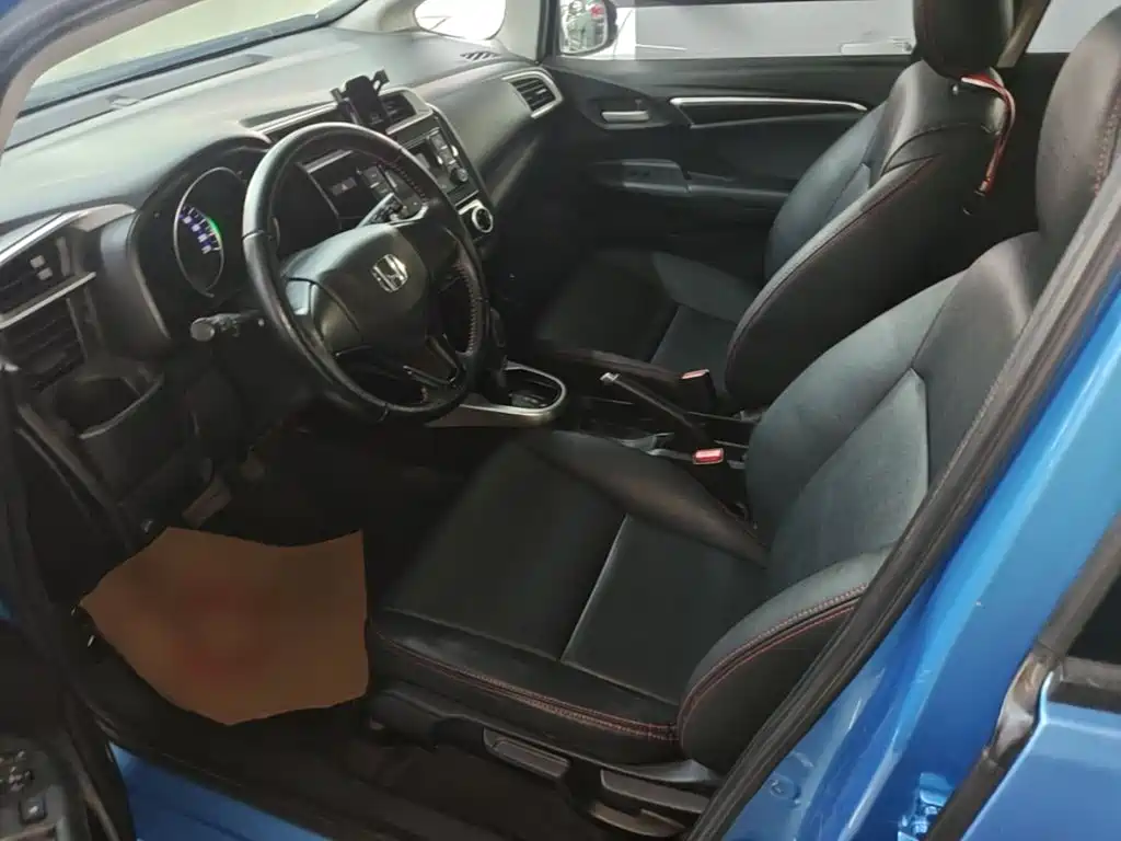 Honda Fit — фото 14