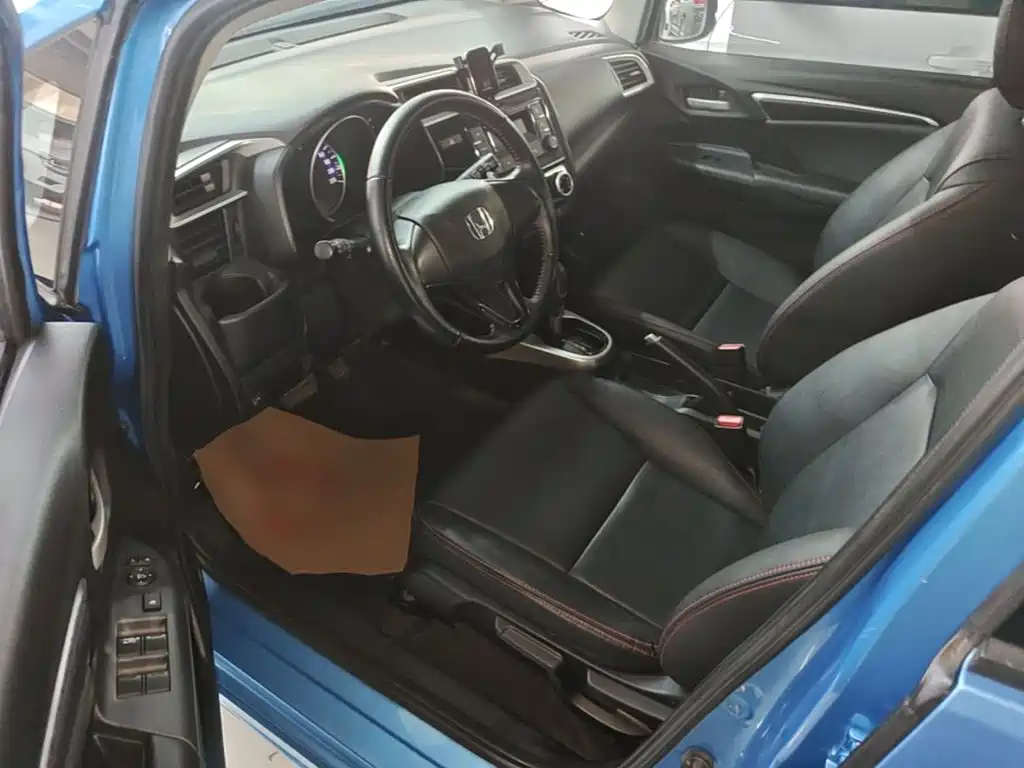 Honda Fit — фото 15