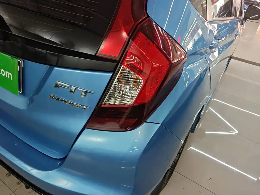 Honda Fit — фото 7