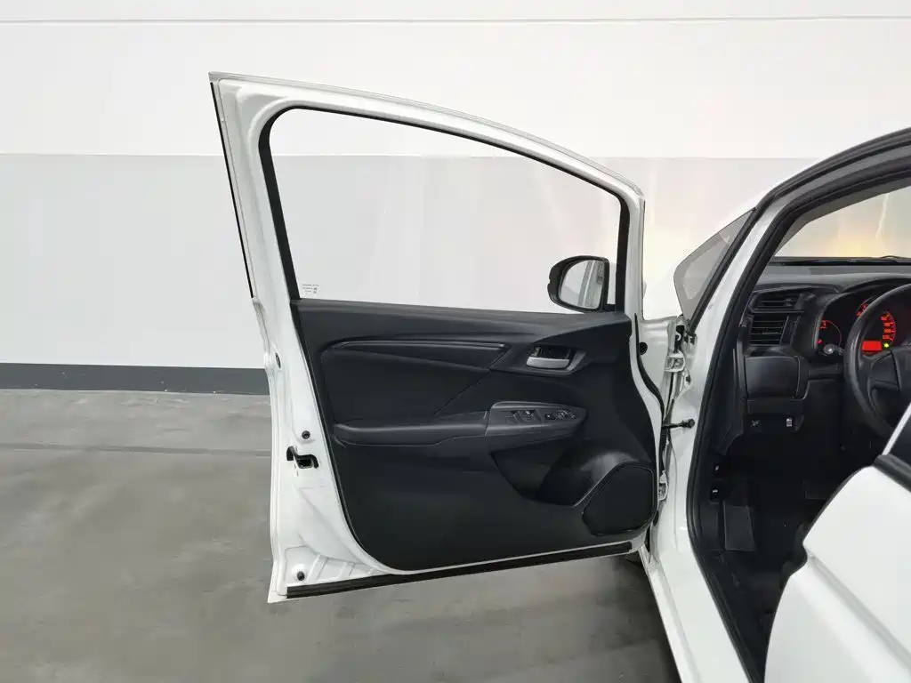 Honda Fit — фото 8