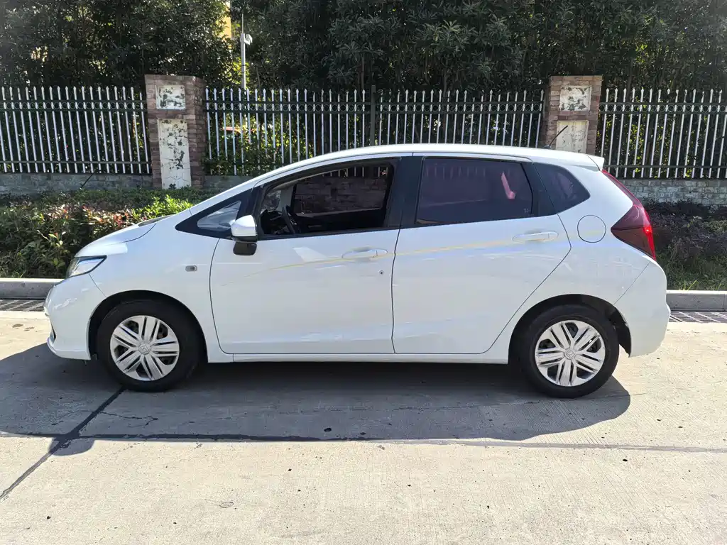 Honda Fit — фото 4