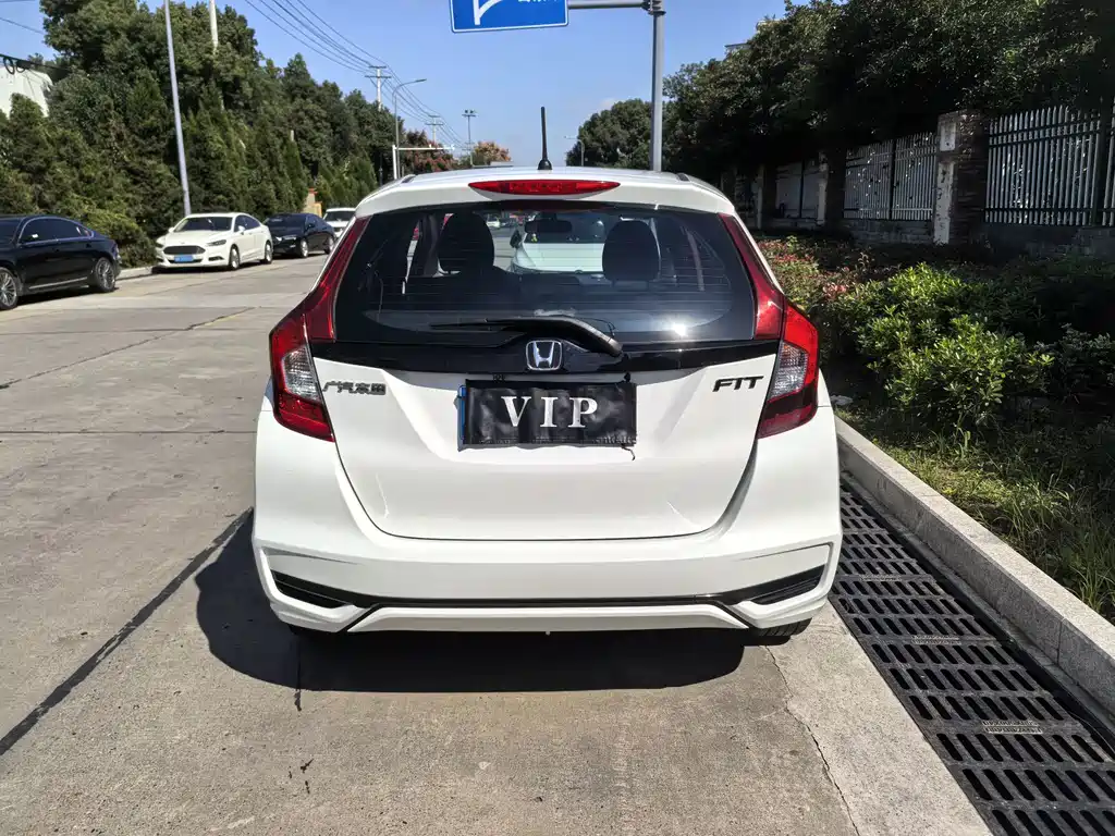 Honda Fit — фото 5