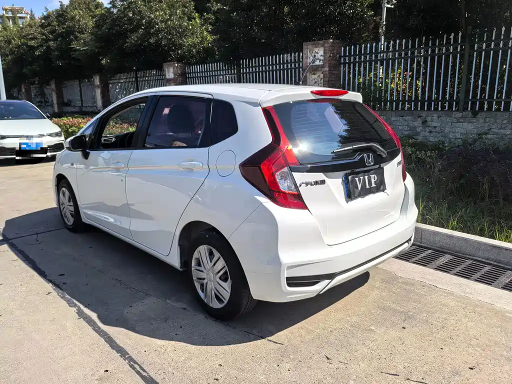 Honda Fit — фото 7