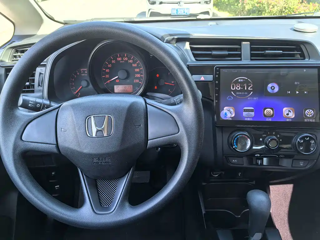 Honda Fit — фото 8