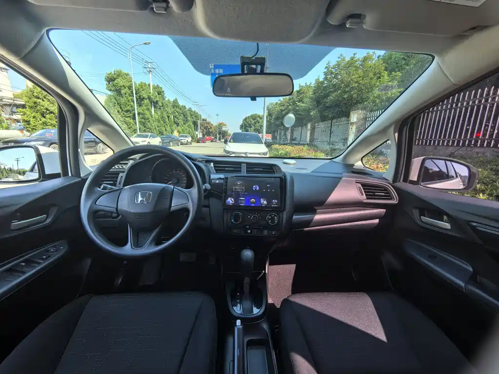 Honda Fit — фото 9