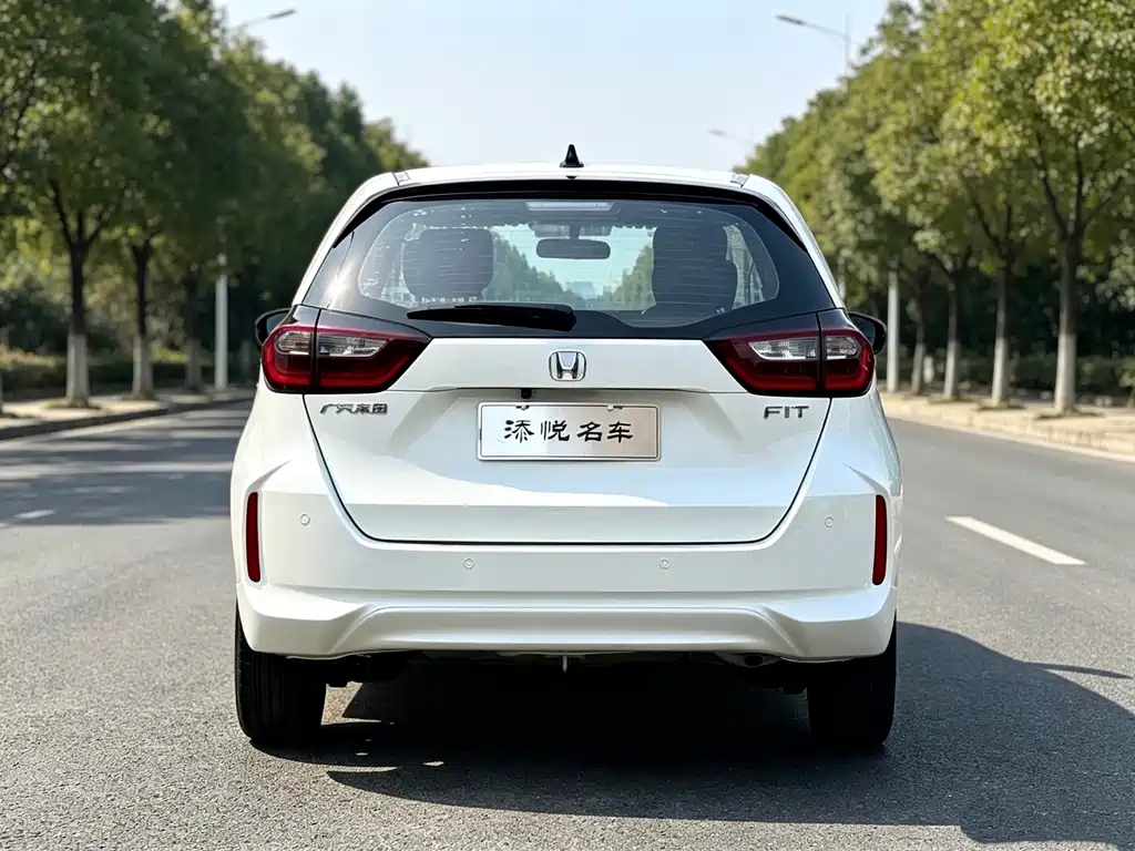 Honda Fit — фото 5
