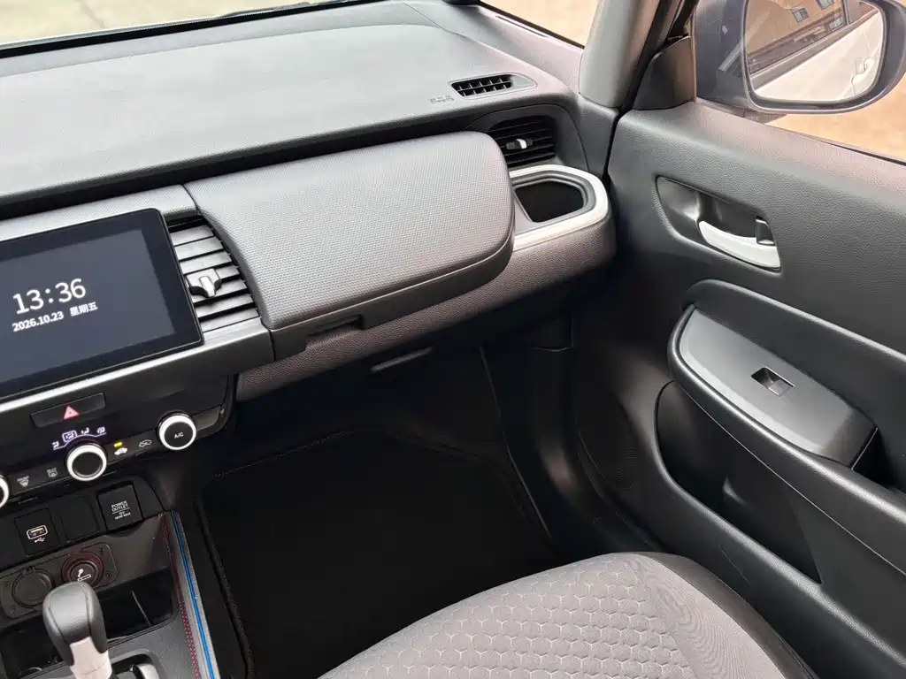 Honda Fit — фото 10