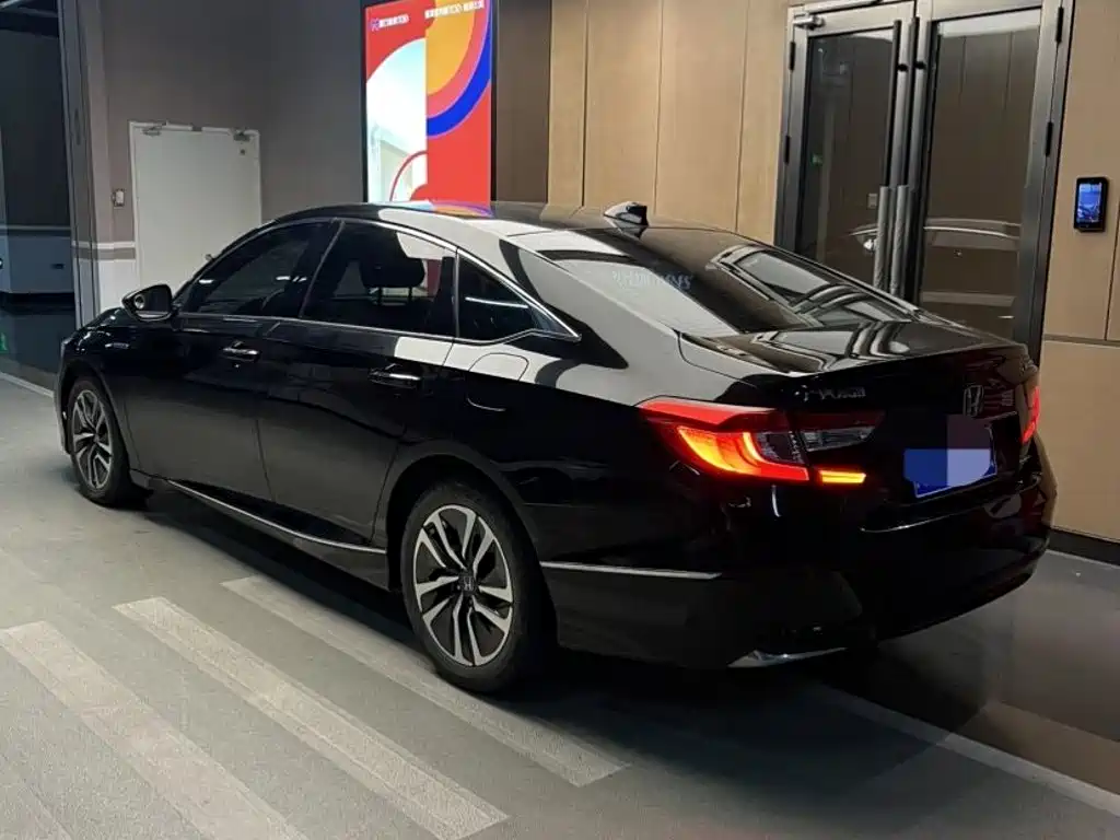 Honda Accord — фото 6