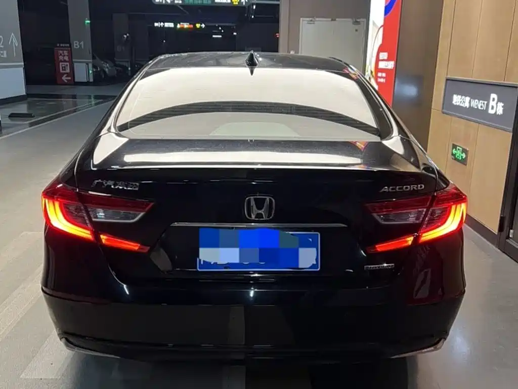 Honda Accord — фото 7