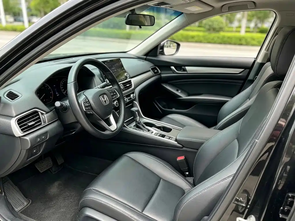 Honda Accord — фото 6