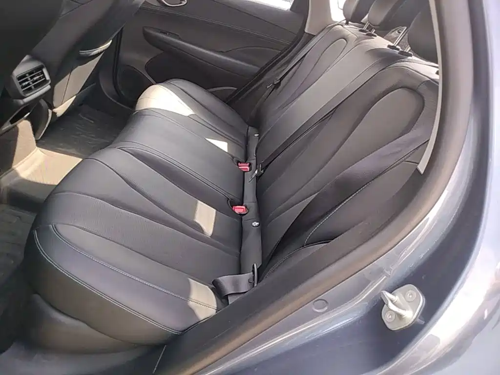BYD Seal 05 DM-i — фото 13