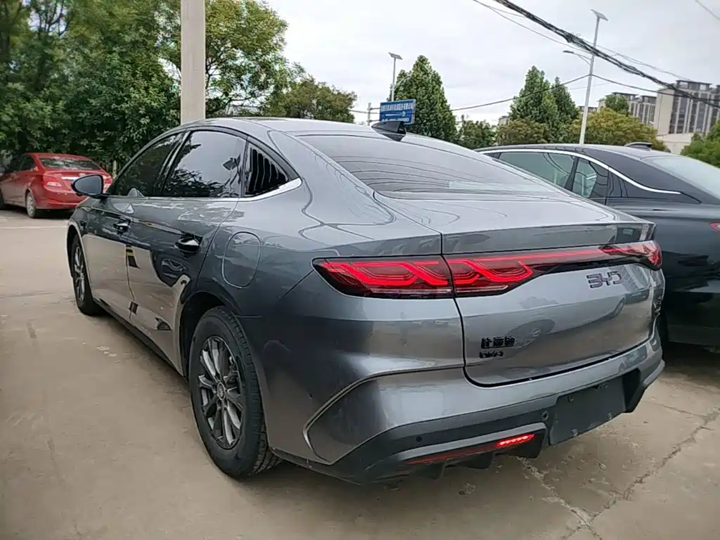 BYD Qin L — фото 23