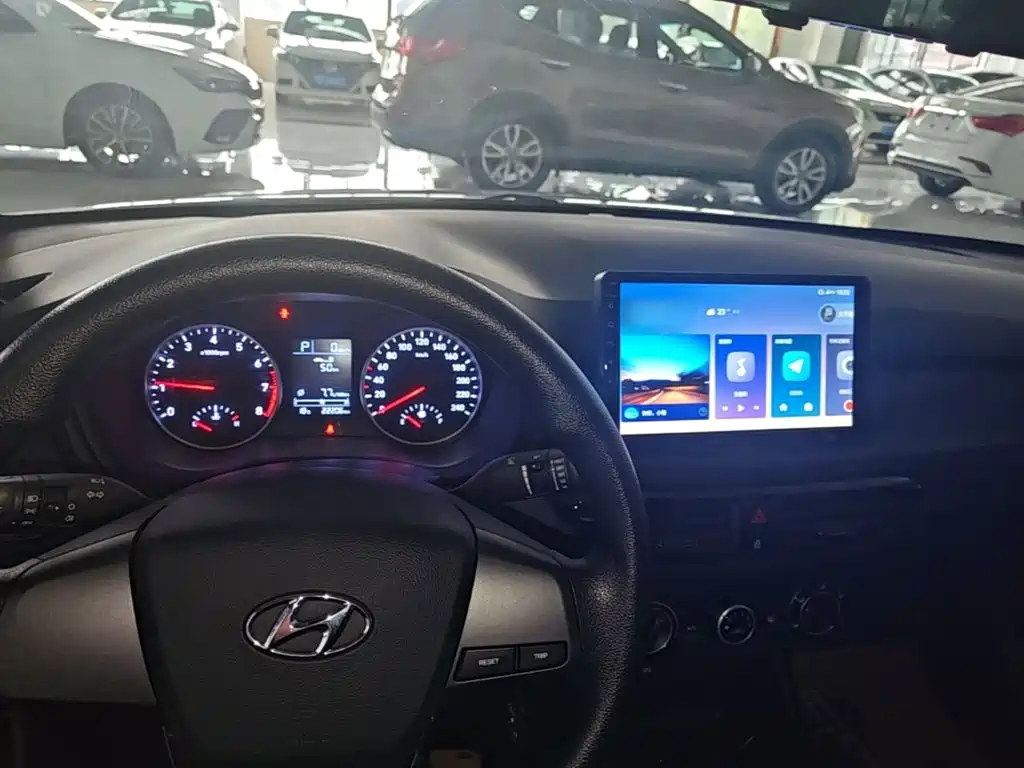Hyundai Elantra — фото 9