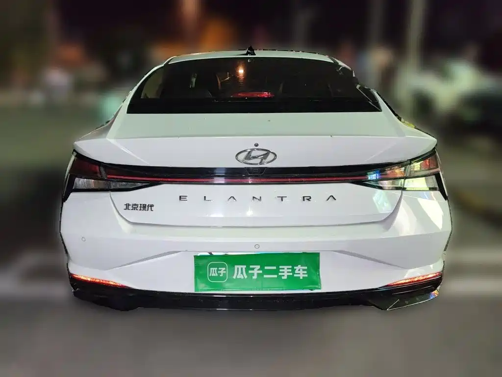 Hyundai Elantra — фото 3