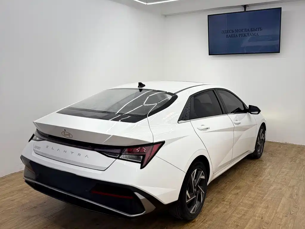 Hyundai Elantra — фото 6
