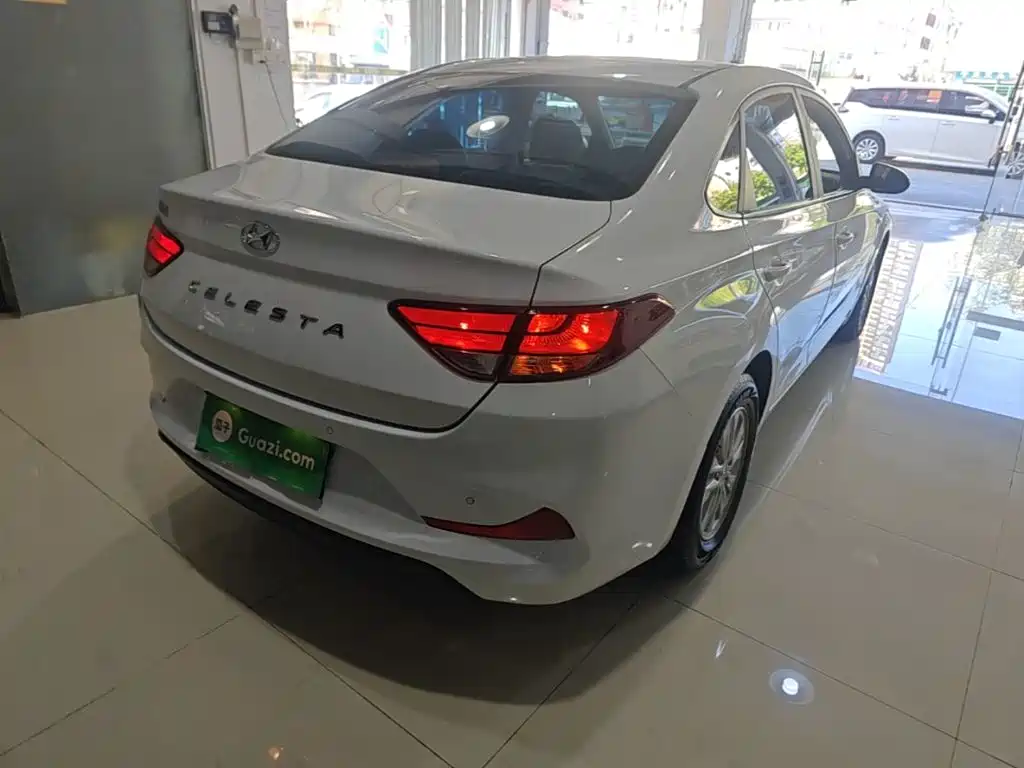 Hyundai Elantra — фото 6