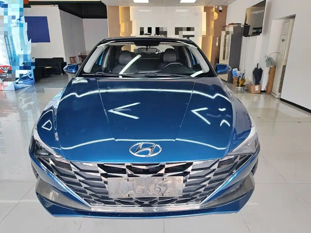 Hyundai Elantra — фото 2