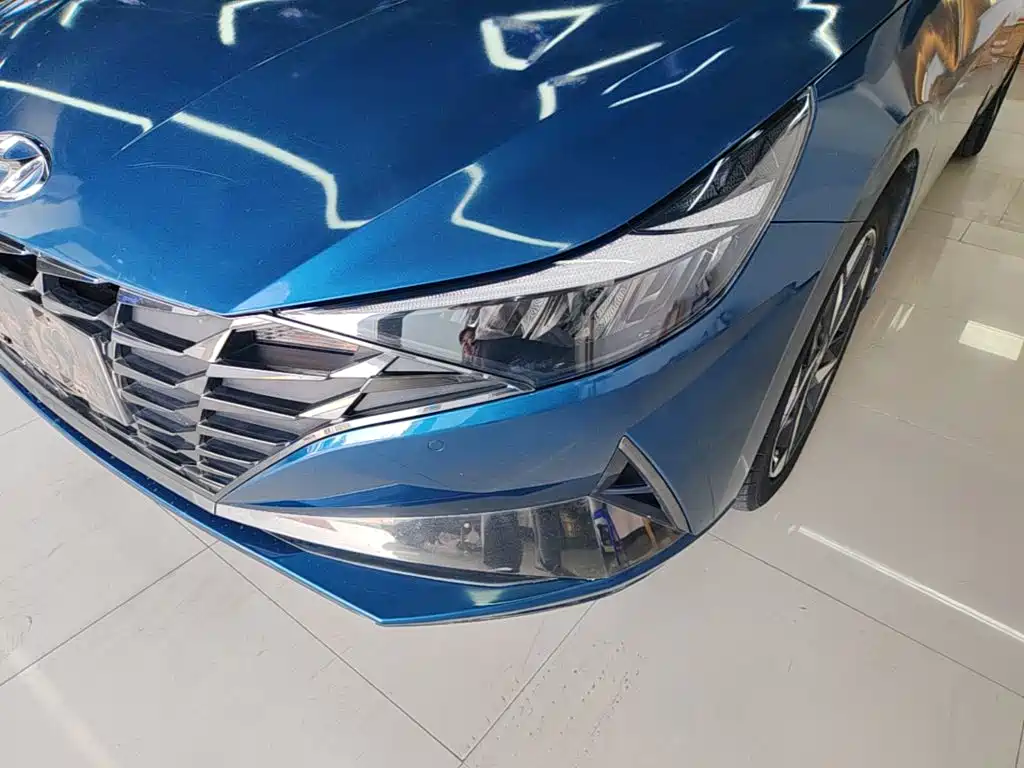 Hyundai Elantra — фото 23