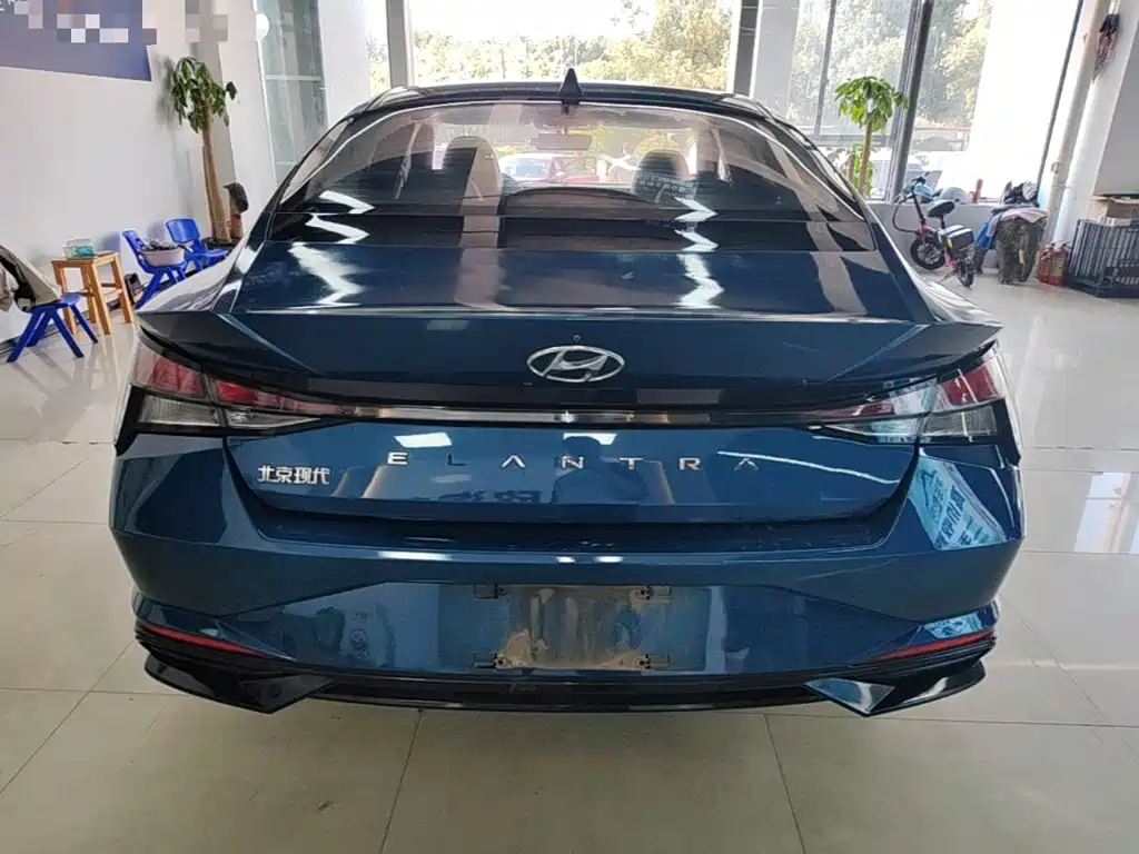 Hyundai Elantra — фото 5