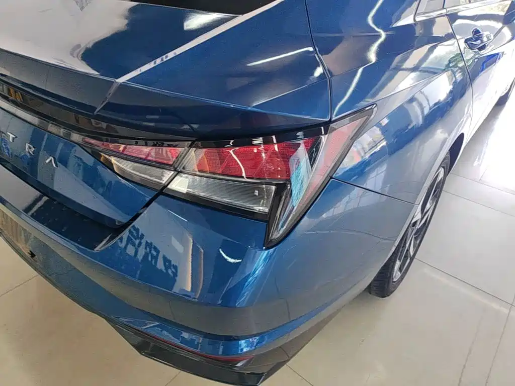 Hyundai Elantra — фото 7