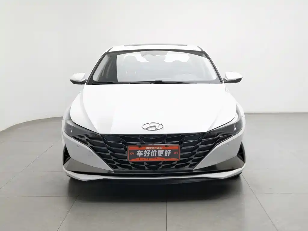 Hyundai Elantra — фото 3