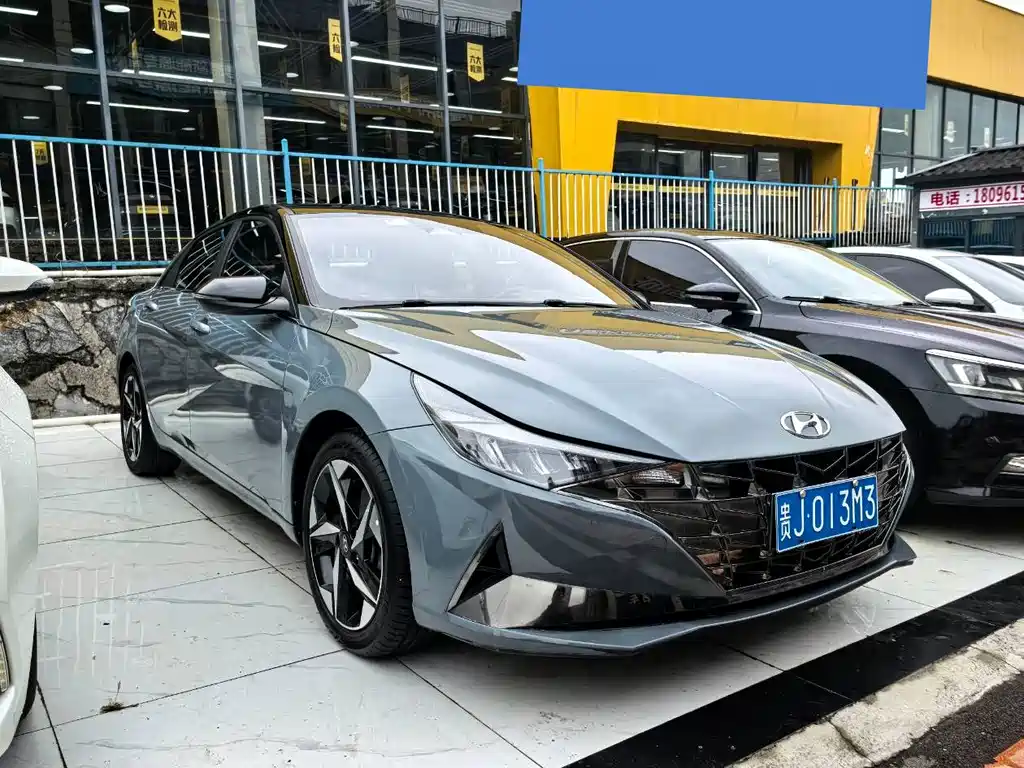 Hyundai Elantra — фото 3