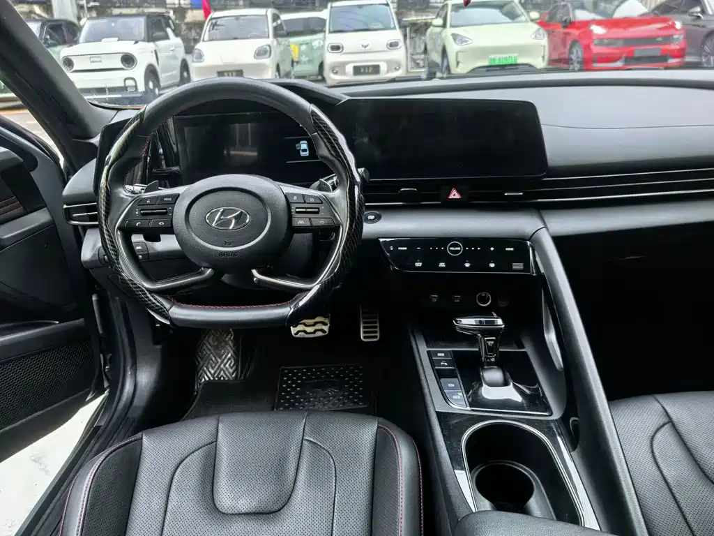 Hyundai Elantra — фото 6