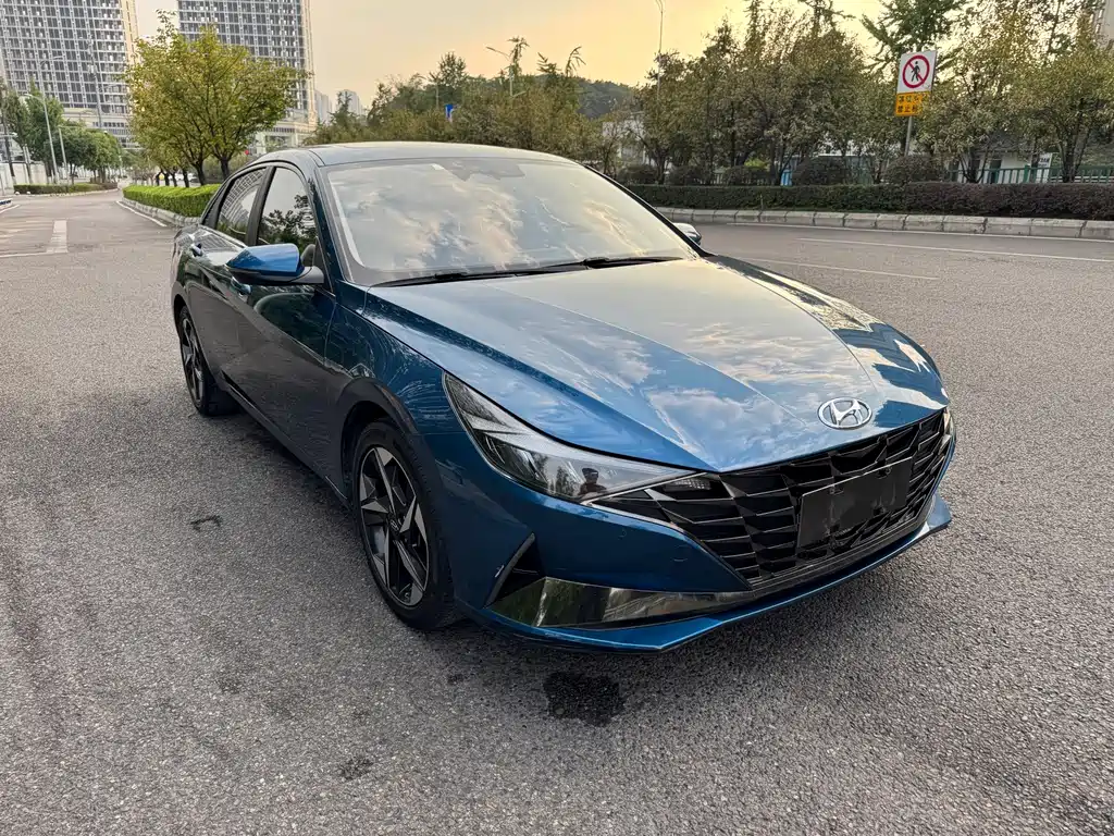 Hyundai Elantra — фото 3