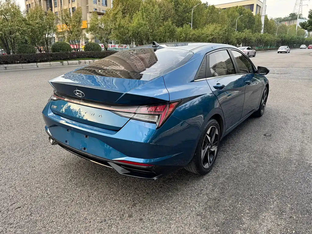 Hyundai Elantra — фото 9