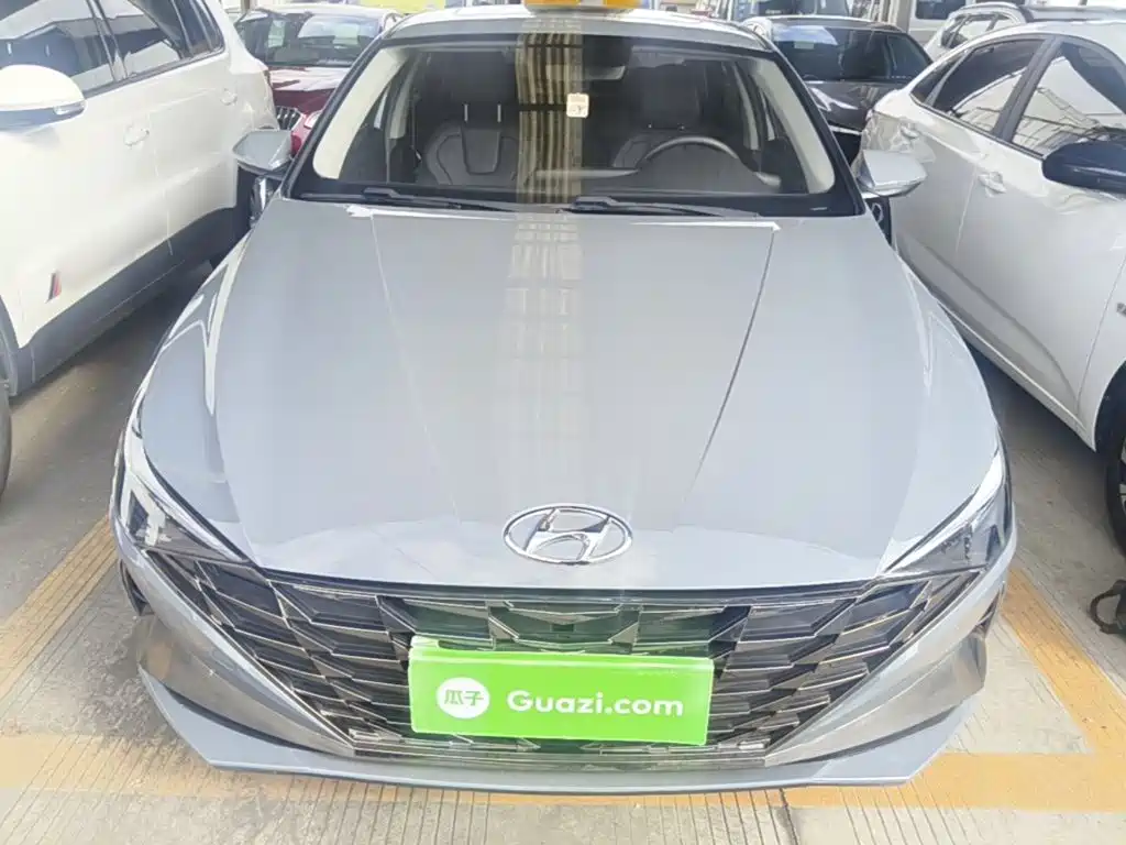Hyundai Elantra — фото 2