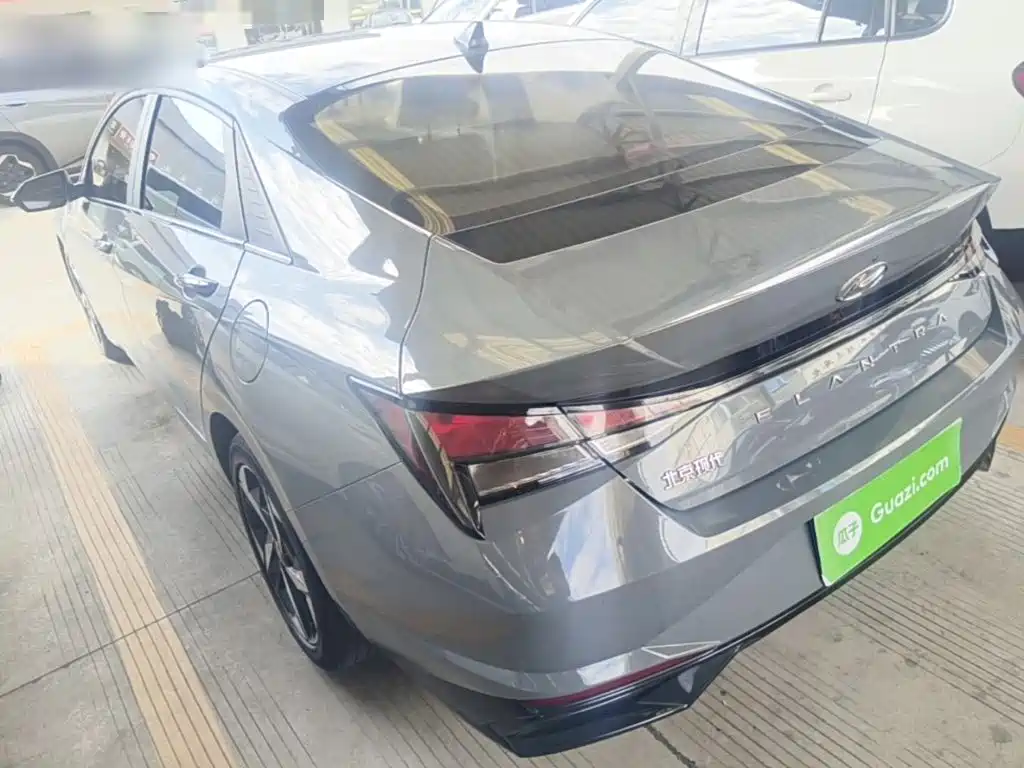 Hyundai Elantra — фото 4