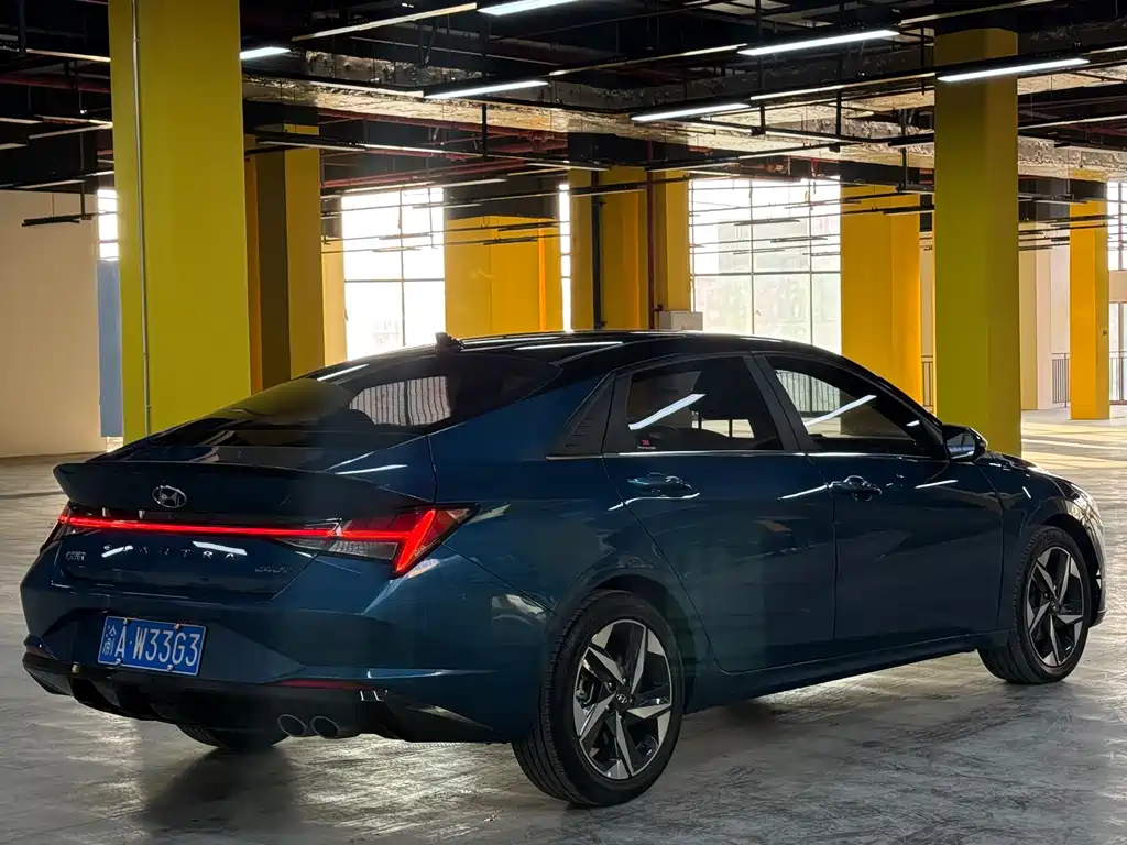 Hyundai Elantra — фото 4