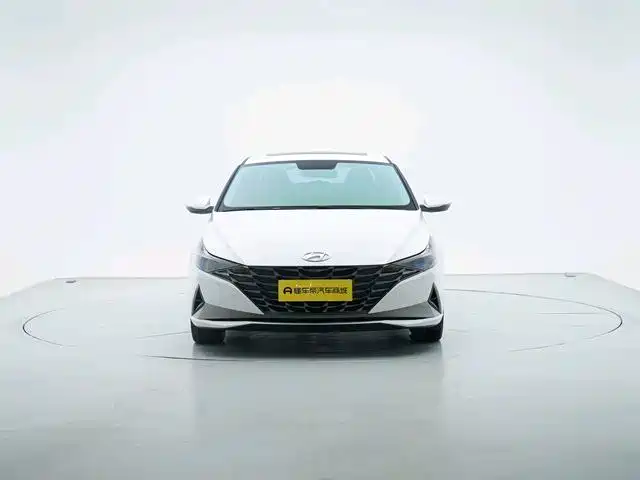 Hyundai Elantra — фото 7