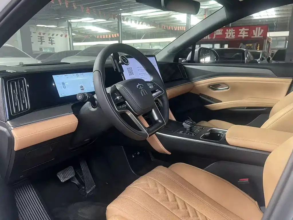 BYD L DM-i — фото 4