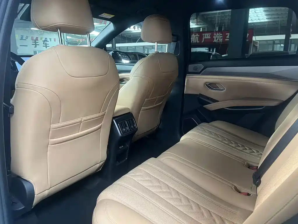 BYD L DM-i — фото 6