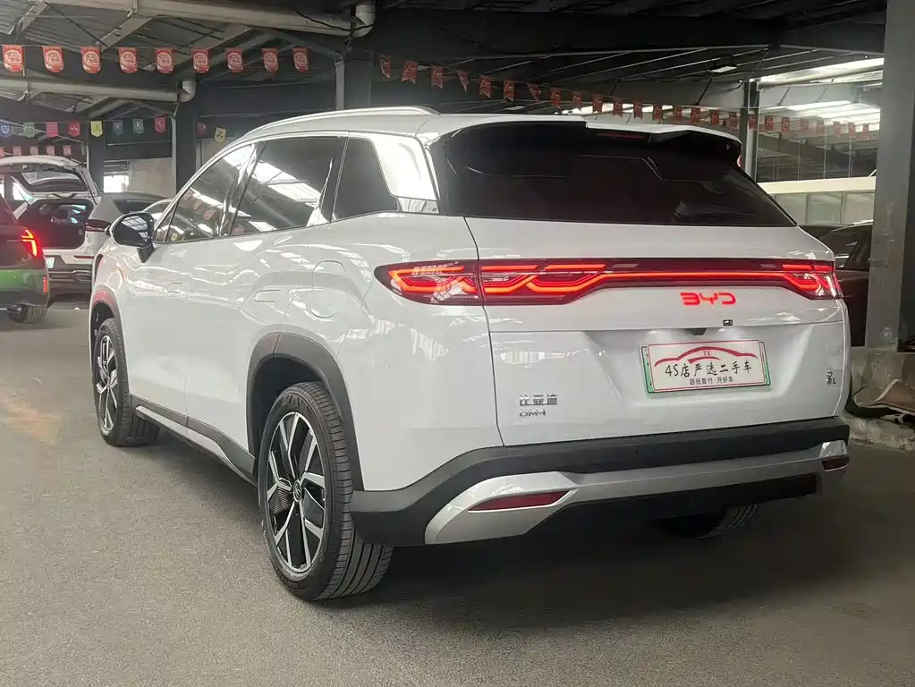 BYD L DM-i — фото 9