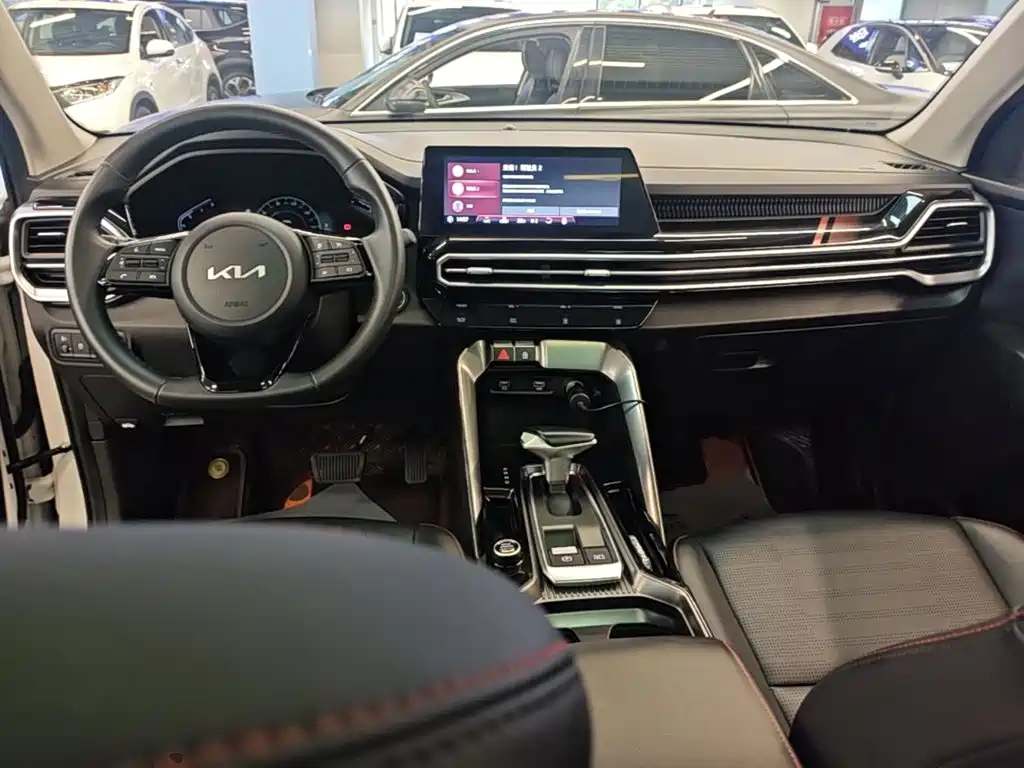 Kia Sportage — фото 9