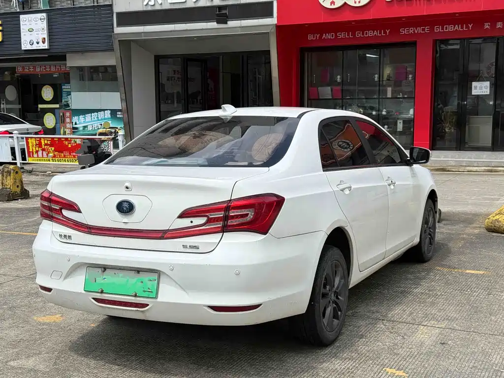 BYD Qin NEV — фото 8