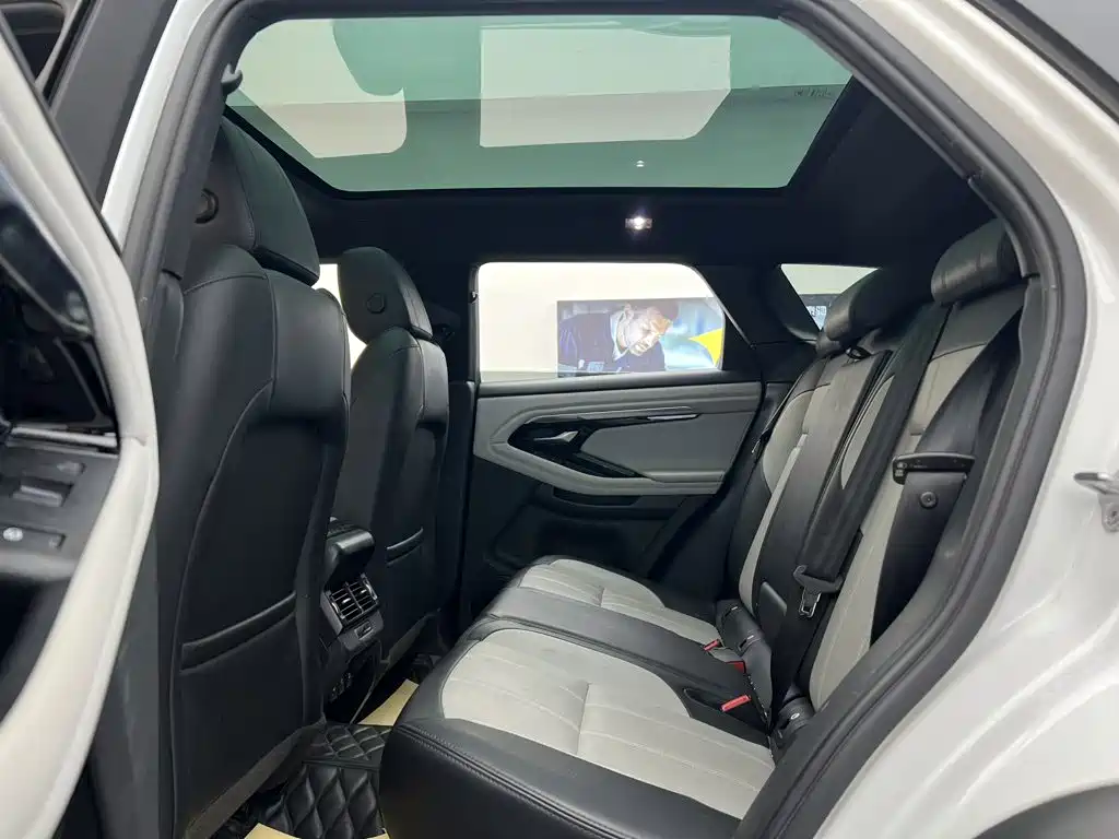Land Rover Evoque — фото 34