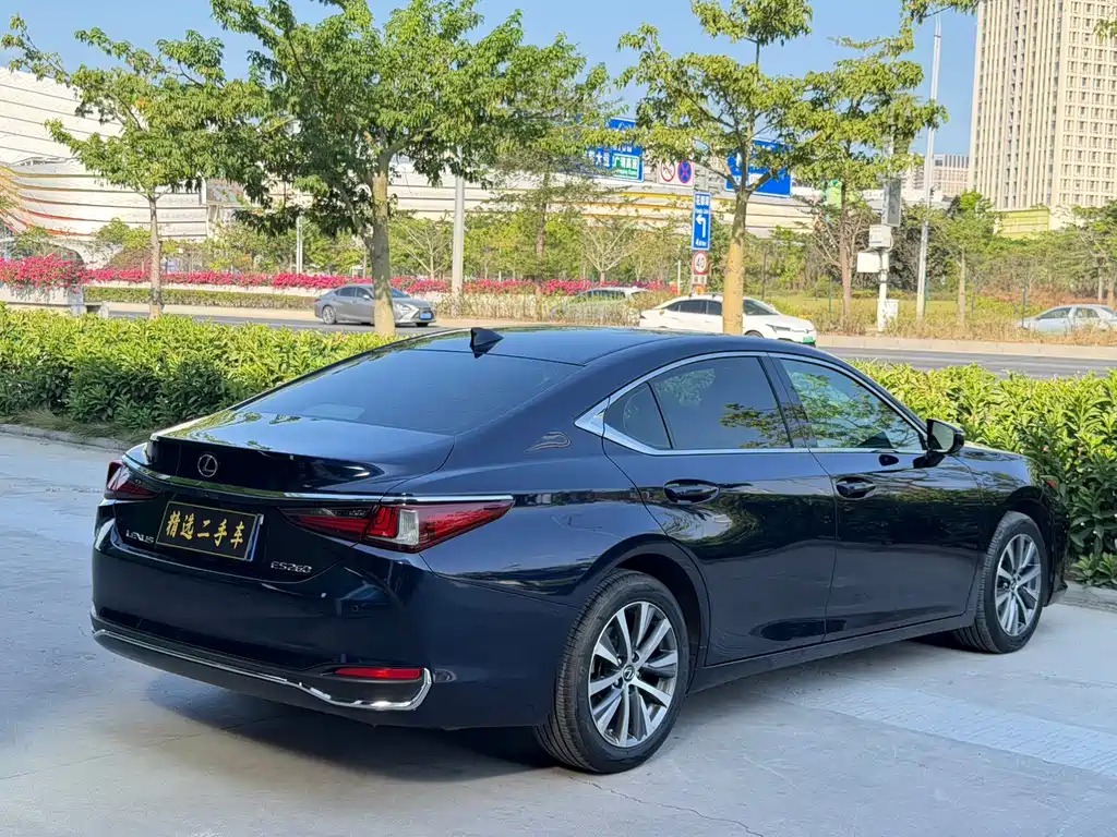 Lexus ES — фото 6