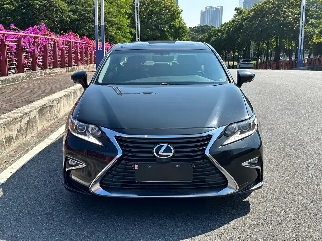 Lexus ES — фото 2