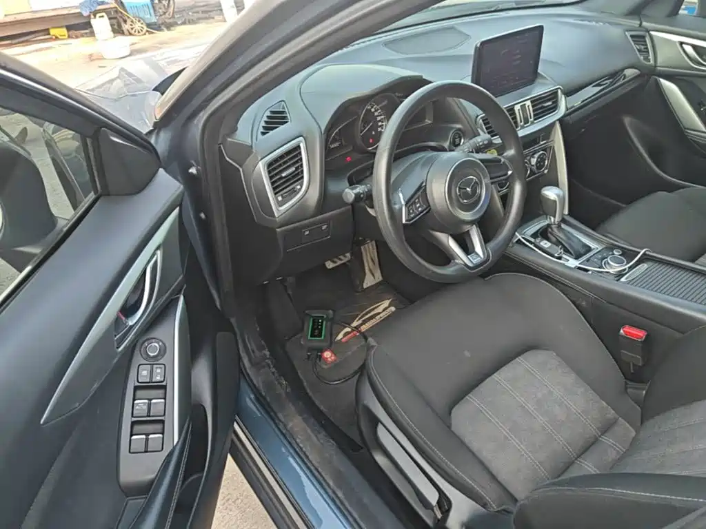 Mazda CX-4 — фото 15