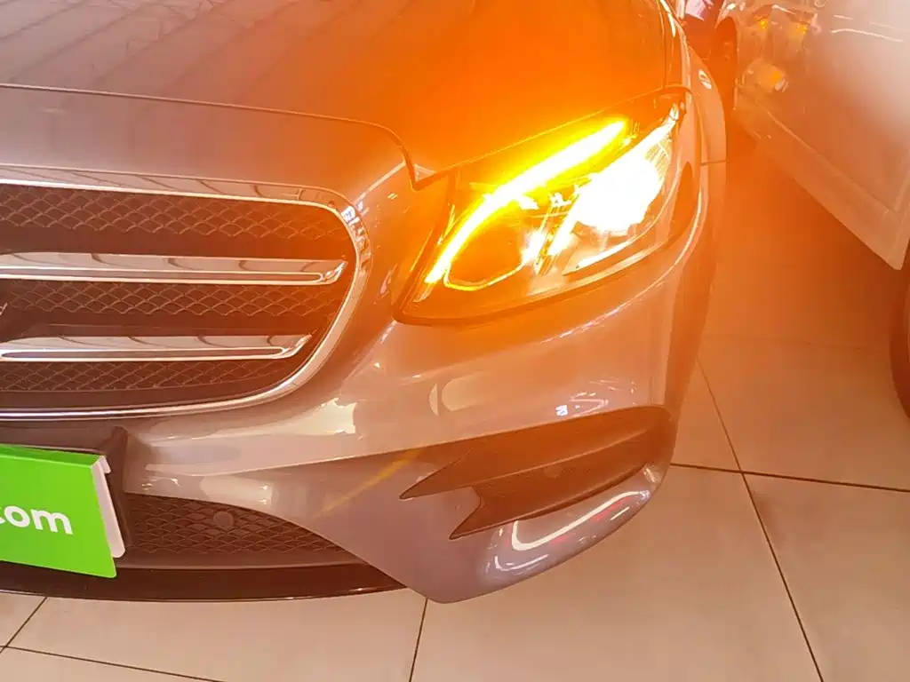 Mercedes-Benz E-Class (Import) — фото 23