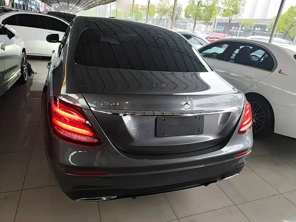 Mercedes-Benz E-Class (Import) — фото 5